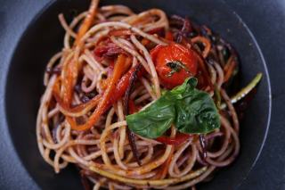 Cocktail de fraises tomates et basilic : recette maison et savour