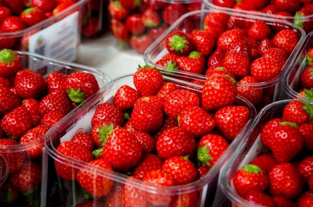 Compote de rhubarbe aux fraises, l'alliance acidulée du printemps Compote de rhubarbe aux fraises, l'alliance acidulée du printemps